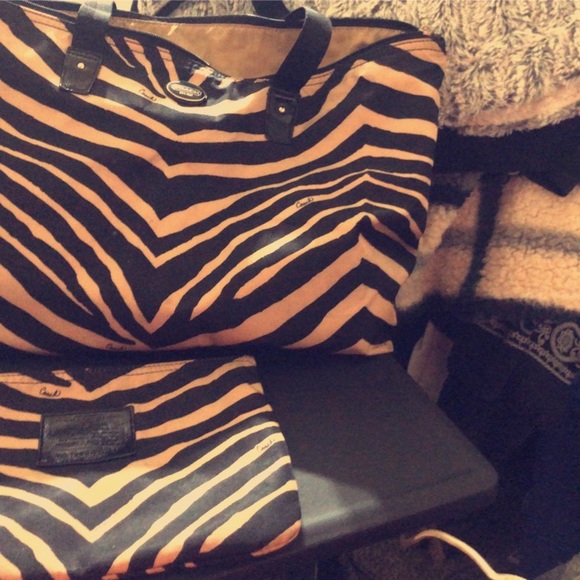 Coach Carry on Duffel bag - Picture 3 of 3